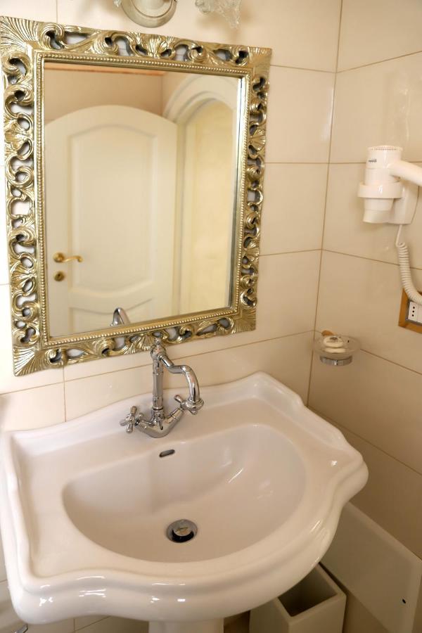 Palazzo Castiglione Bed and Breakfast Gallipoli Εξωτερικό φωτογραφία