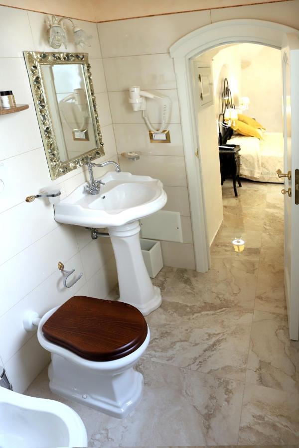 Palazzo Castiglione Bed and Breakfast Gallipoli Εξωτερικό φωτογραφία